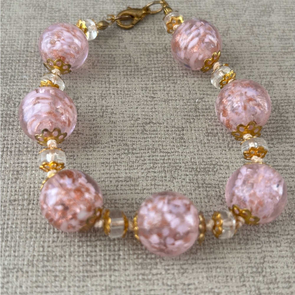 Elegant Pink and Gold Beaded Bracelet